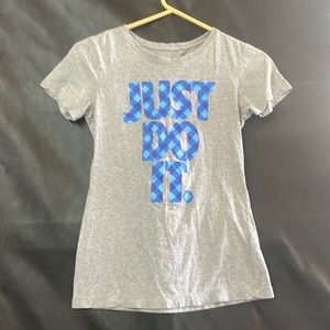 Like New Nike Womens Fit Tee! Medium